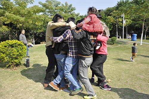 还能抱得更紧一点吗？？